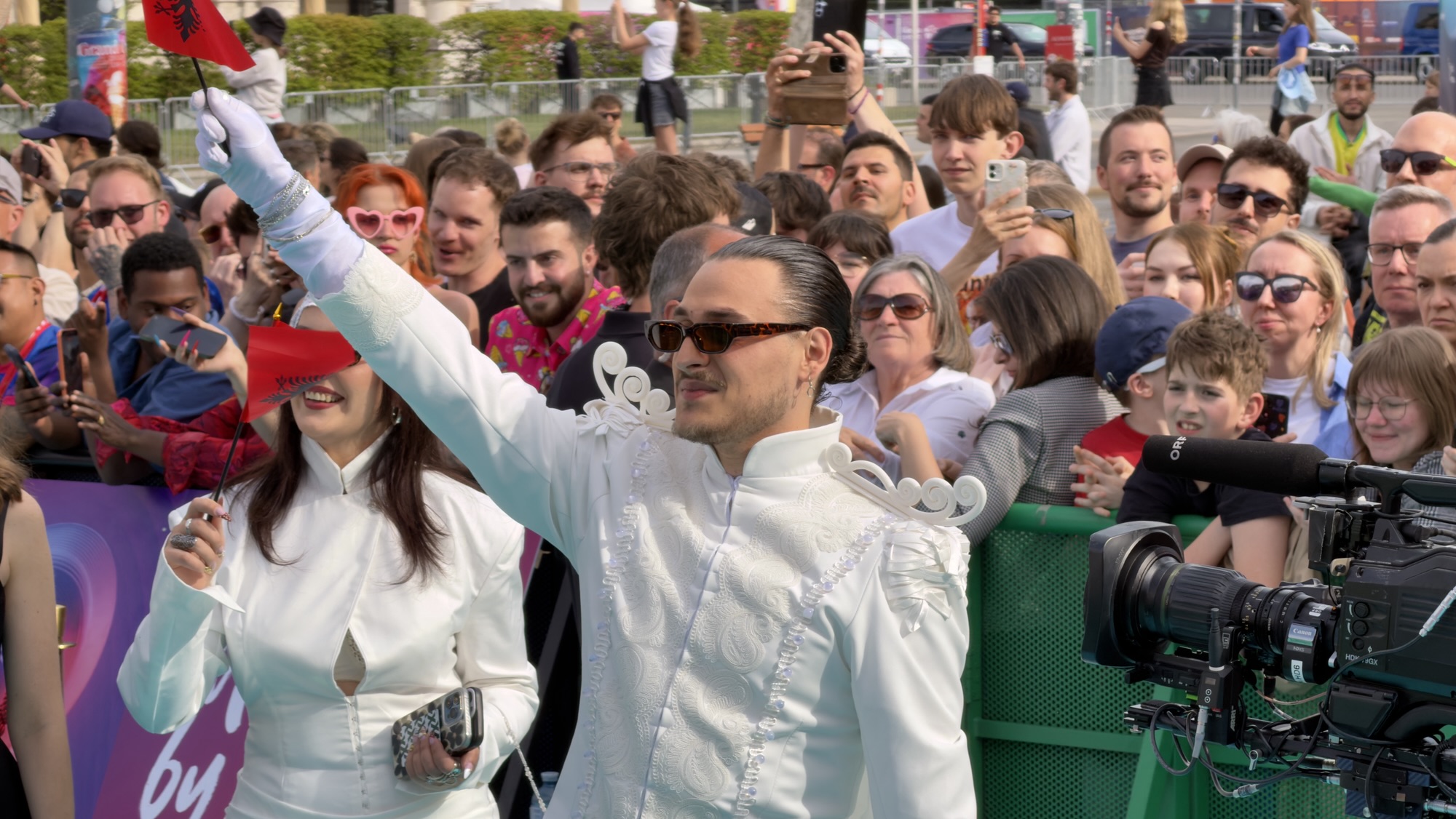 Eurowizja 2026: Ceremonia Otwarcia – kto zaskoczył kreacją, co działo się na dywanie? Zobacz zdjęcia! • Dziś próby generalne – prasowa i jurorska. Gdzie śledzić relacje z Wiednia?