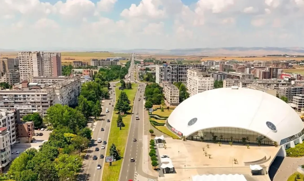 Eurowizja 2027: Nowy rok już się rozpoczął! Co to oznacza? • Kolejne kraje potwierdzają udział w konkursie • Burgas Arena – jak będzie ustawiona scena? Jakie pomysły na teren wokół hali? • Eurovision Asia: Filipiny i Wietnam mają reprezentantki • Eurowizja Junior: Byli reprezentanci Polski wspierają Wiktora